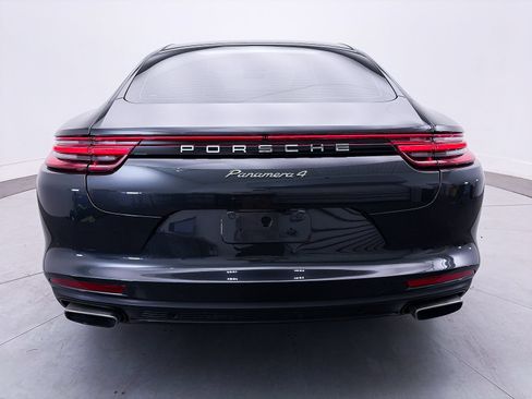 Used 2018 Porsche Panamera image 17