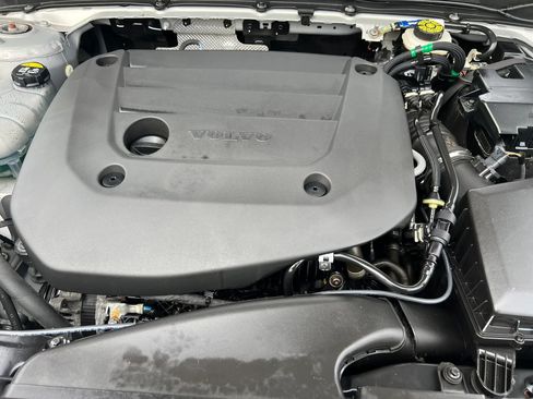 Used 2023 Volvo XC40 B4 Core FWD image 30