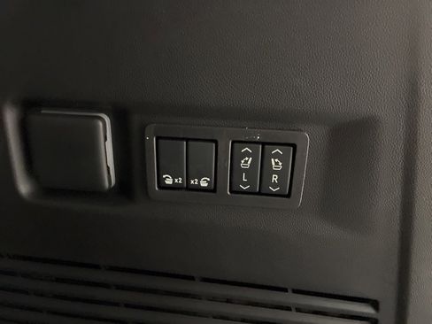 New 2026 GMC Yukon Elevation image 17