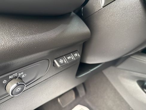 Used 2023 Buick Envision Avenir image 19