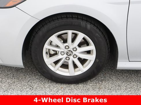 Used 2025 Toyota Camry LE image 11