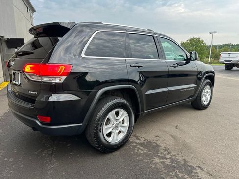 Used 2017 Jeep Grand Cherokee Laredo w/ Quick Order Package 23E AWD/4WD image 6