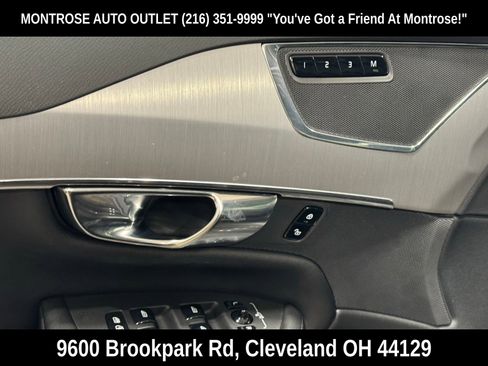 Used 2022 Volvo XC90 T5 Momentum image 12