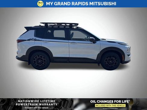 New 2026 Mitsubishi Outlander Trail Edition AWD/4WD image 2