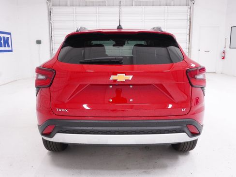 New 2026 Chevrolet Trax LT w/ Driver Confidence Package image 6