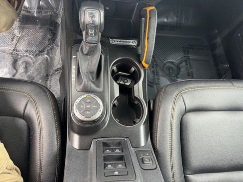 Used 2023 Ford Bronco Badlands image 21