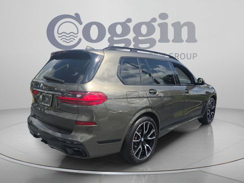 Used 2022 BMW X7 xDrive40i w/ M Sport Package AWD/4WD image 5