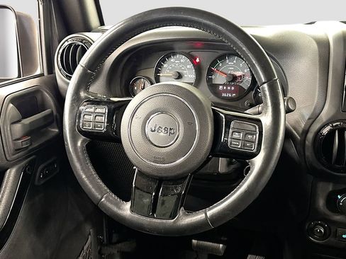 Used 2016 Jeep Wrangler Unlimited Sahara AWD/4WD image 18