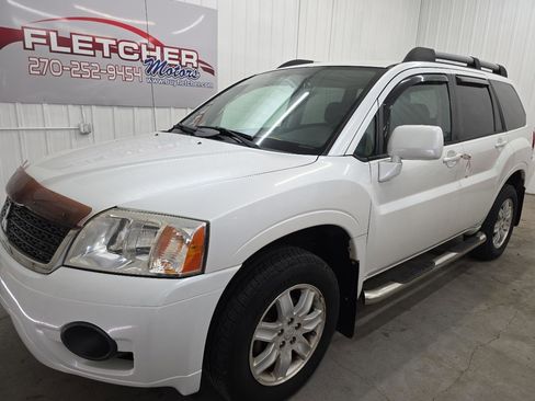 Used 2011 Mitsubishi Endeavor LS image 3