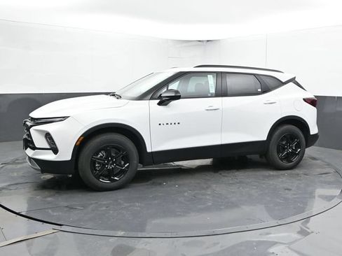 New 2026 Chevrolet Blazer LT w/ Convenience Package AWD/4WD image 7