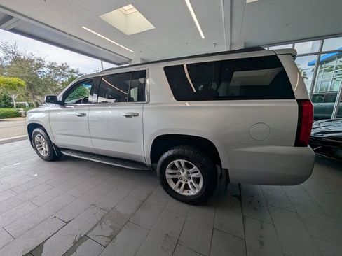 Used 2018 Chevrolet Suburban LT image 9