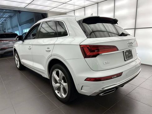 Used 2023 Audi Q5 2.0T Premium Plus w/ Premium Plus Package AWD/4WD image 2