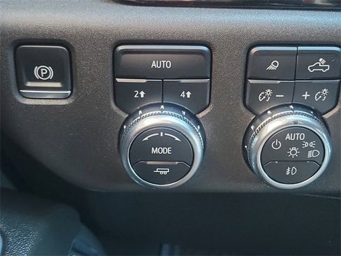 Certified 2024 GMC Sierra 1500 SLT w/ SLT Premium Package image 18