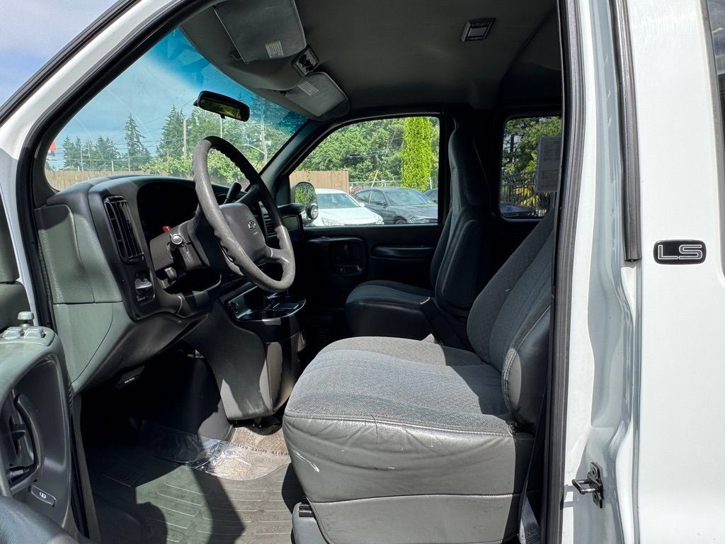Used 2001 Chevrolet Express 3500 Passenger w/ LS Preferred Equipment Group RWD image 9