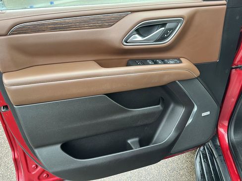 Used 2022 Chevrolet Suburban High Country image 24