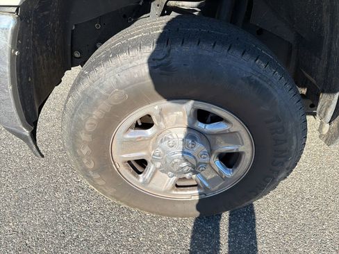 Used 2023 RAM 2500 Tradesman w/ Chrome Appearance Group image 11