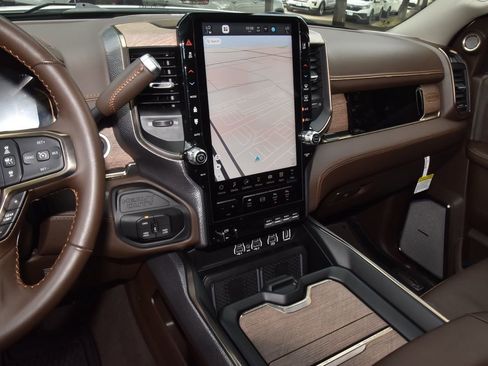 Used 2025 RAM 3500 Longhorn image 26