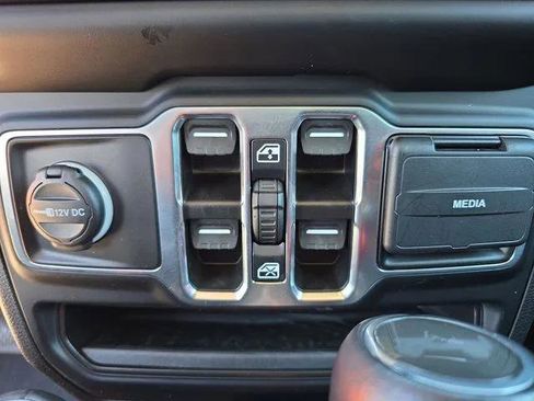 Certified 2023 Jeep Wrangler Unlimited Sahara AWD/4WD image 16