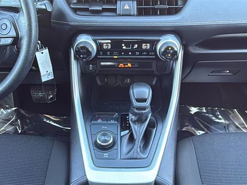 Certified 2025 Toyota RAV4 LE image 25