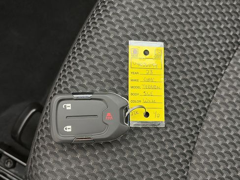 Used 2023 GMC Terrain SLE FWD image 30