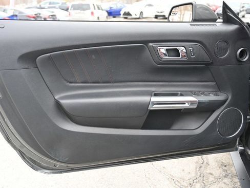 Used 2016 Ford Mustang Premium image 19