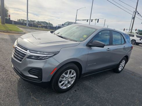 Used 2024 Chevrolet Equinox LS image 4