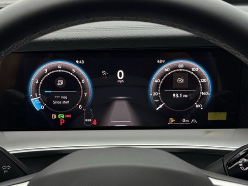 New 2025 Volkswagen Tiguan SE image 29