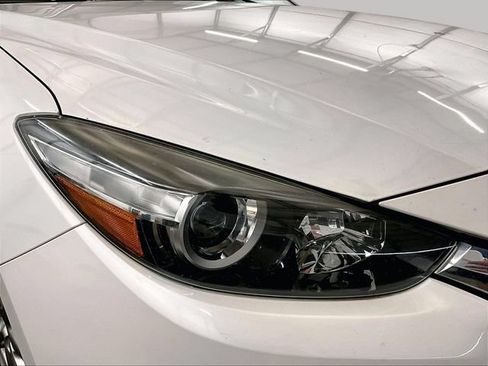 Used 2017 MAZDA MAZDA3 Grand Touring FWD image 27