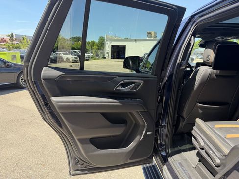 Used 2023 GMC Yukon AT4 w/ AT4 Premium Package AWD/4WD image 19