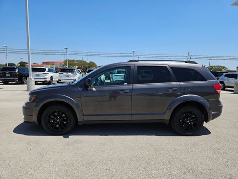 Used 2020 Dodge Journey SE w/ SE Popular Equipment Group FWD image 6