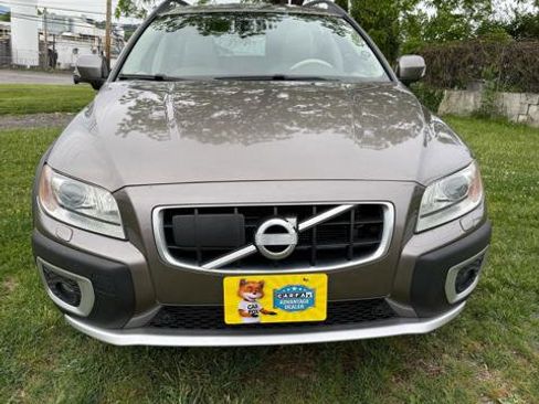 Used 2010 Volvo XC70 T6 AWD/4WD image 3
