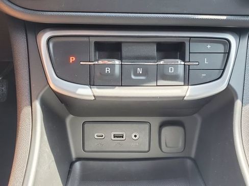 Used 2023 GMC Terrain SLE FWD image 31