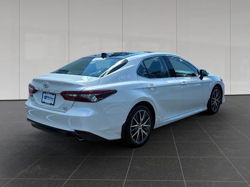 Used 2021 Toyota Camry XLE AWD/4WD image 5