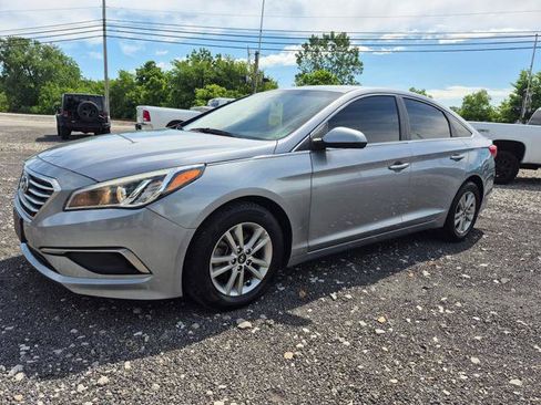 Used 2016 Hyundai Sonata SE FWD image 2