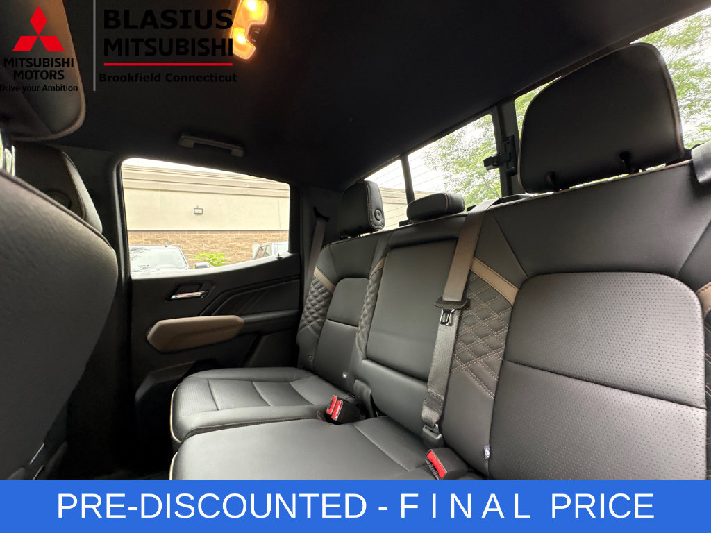 Used 2024 GMC Canyon Denali w/ LPO, Denali Black Edition AWD/4WD image 29