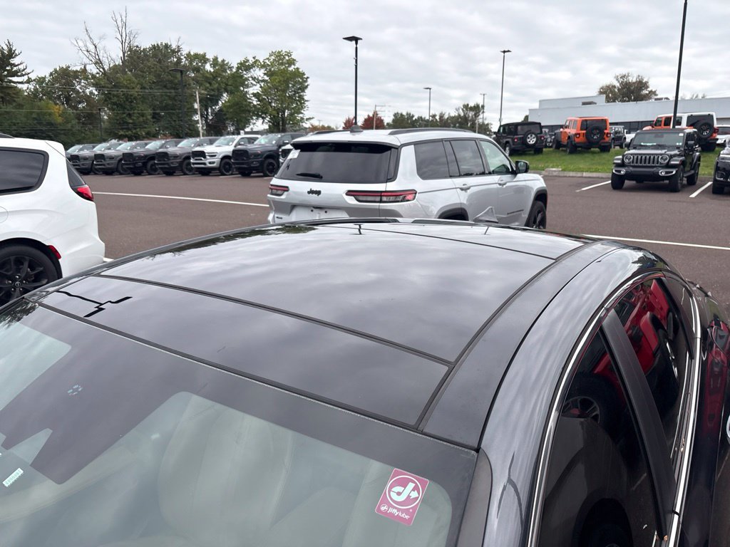 Used 2021 Hyundai Sonata Limited w/ Cargo Package FWD image 5