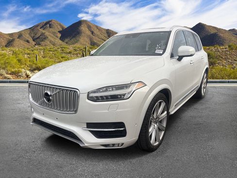 Used 2016 Volvo XC90 T6 Inscription w/ Vision Package AWD/4WD image 2