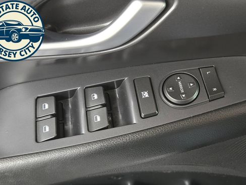 Used 2018 Hyundai Elantra GT FWD image 21