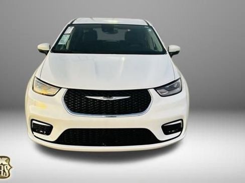 New 2023 Chrysler Pacifica Touring-L image 12