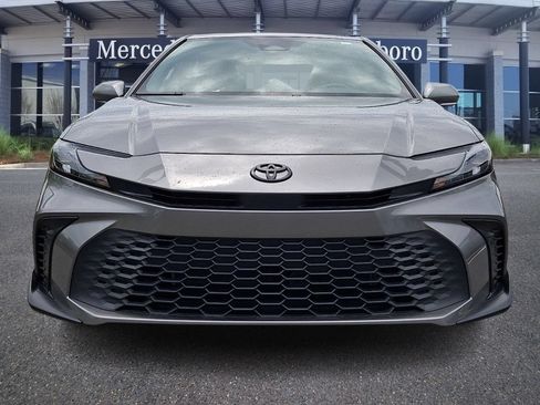 Used 2025 Toyota Camry SE FWD image 2