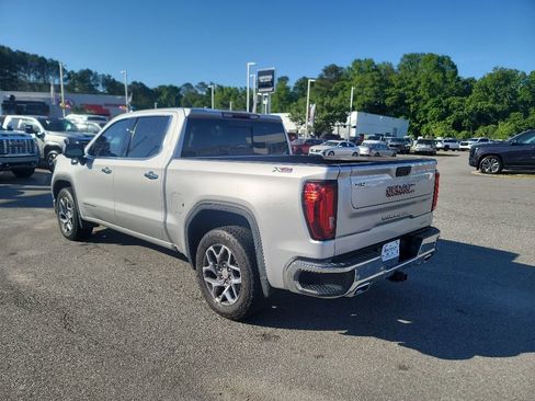 Used 2022 GMC Sierra 1500 SLT w/ SLT Premium Plus Package AWD/4WD image 5