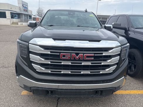 Used 2023 GMC Sierra 1500 SLE w/ Enhanced Capability Package image 4