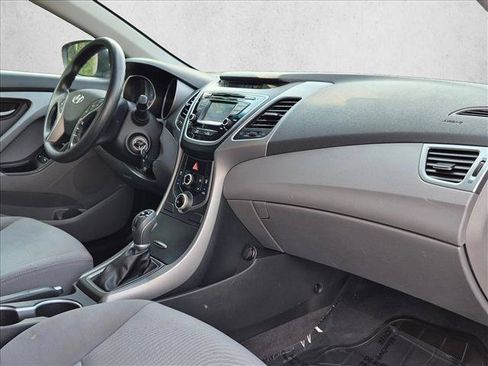 Used 2015 Hyundai Elantra SE w/ Option Group 02 FWD image 25