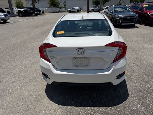 Used 2018 Honda Civic EX image 6