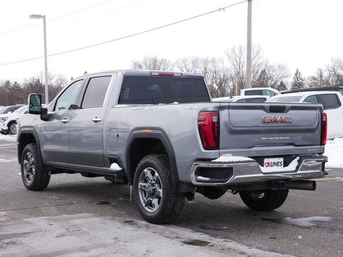 Used 2025 GMC Sierra 2500 SLT w/ SLT Convenience Package image 5