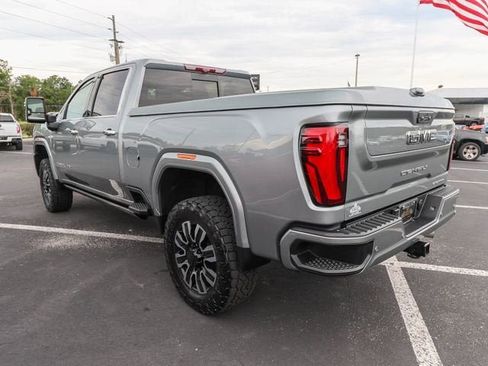 Used 2024 GMC Sierra 2500 Denali Ultimate AWD/4WD image 3
