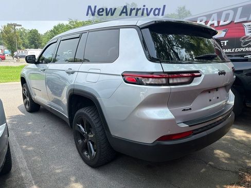 Used 2023 Jeep Grand Cherokee L Laredo AWD/4WD image 6