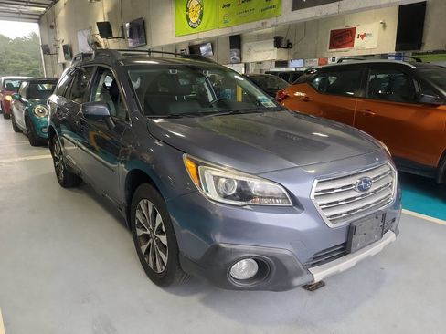 Used 2017 Subaru Outback 2.5i Limited AWD/4WD image 6