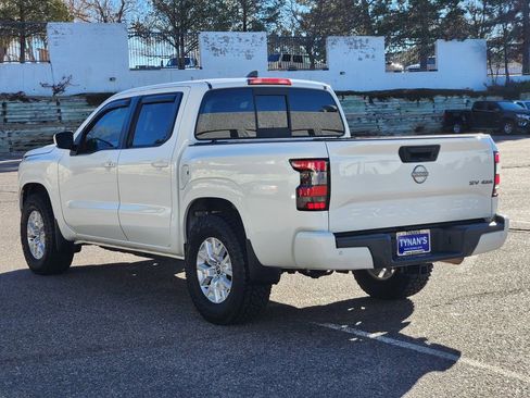 Used 2022 Nissan Frontier SV image 5