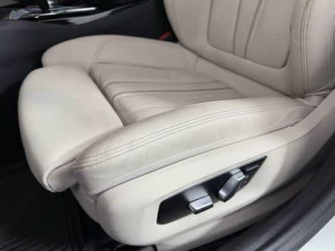 Used 2021 BMW 540i w/ Convenience Package image 21